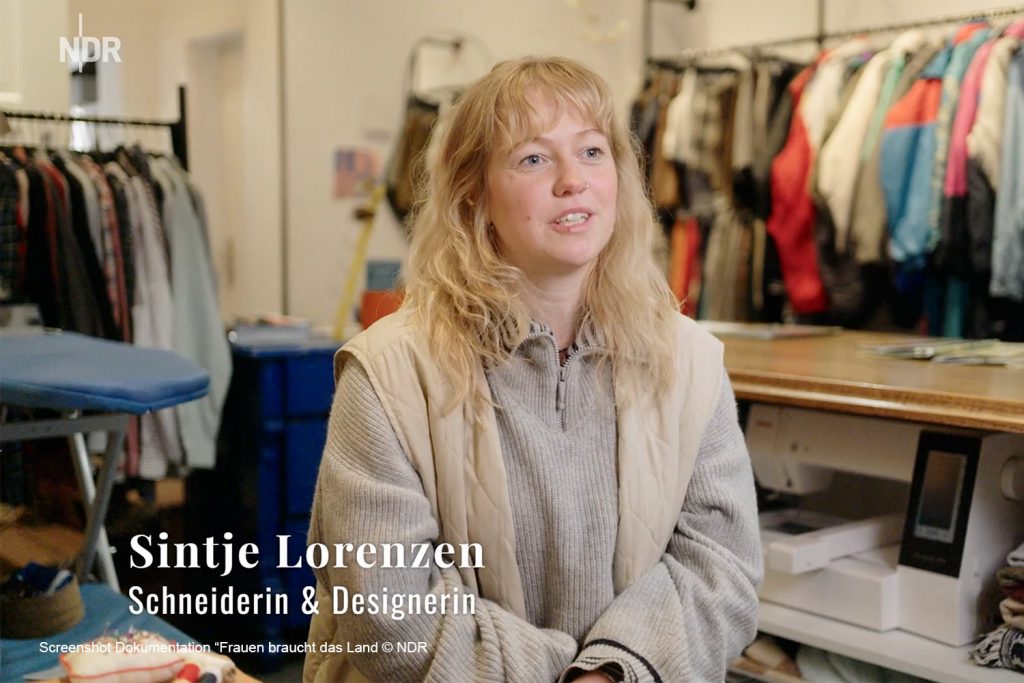 Sintje, eine junge Frau, hat sich auf der Insel Föhr mit ihrem Upcyclling Geschäft einen Traum erfüllt.